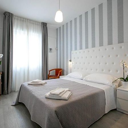 Hotel La Perla 리미니 외부 사진