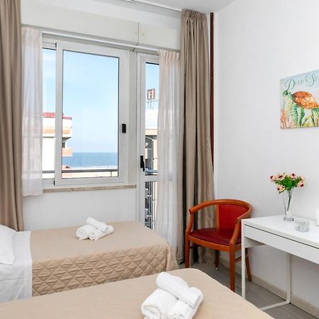 Hotel La Perla 리미니 외부 사진
