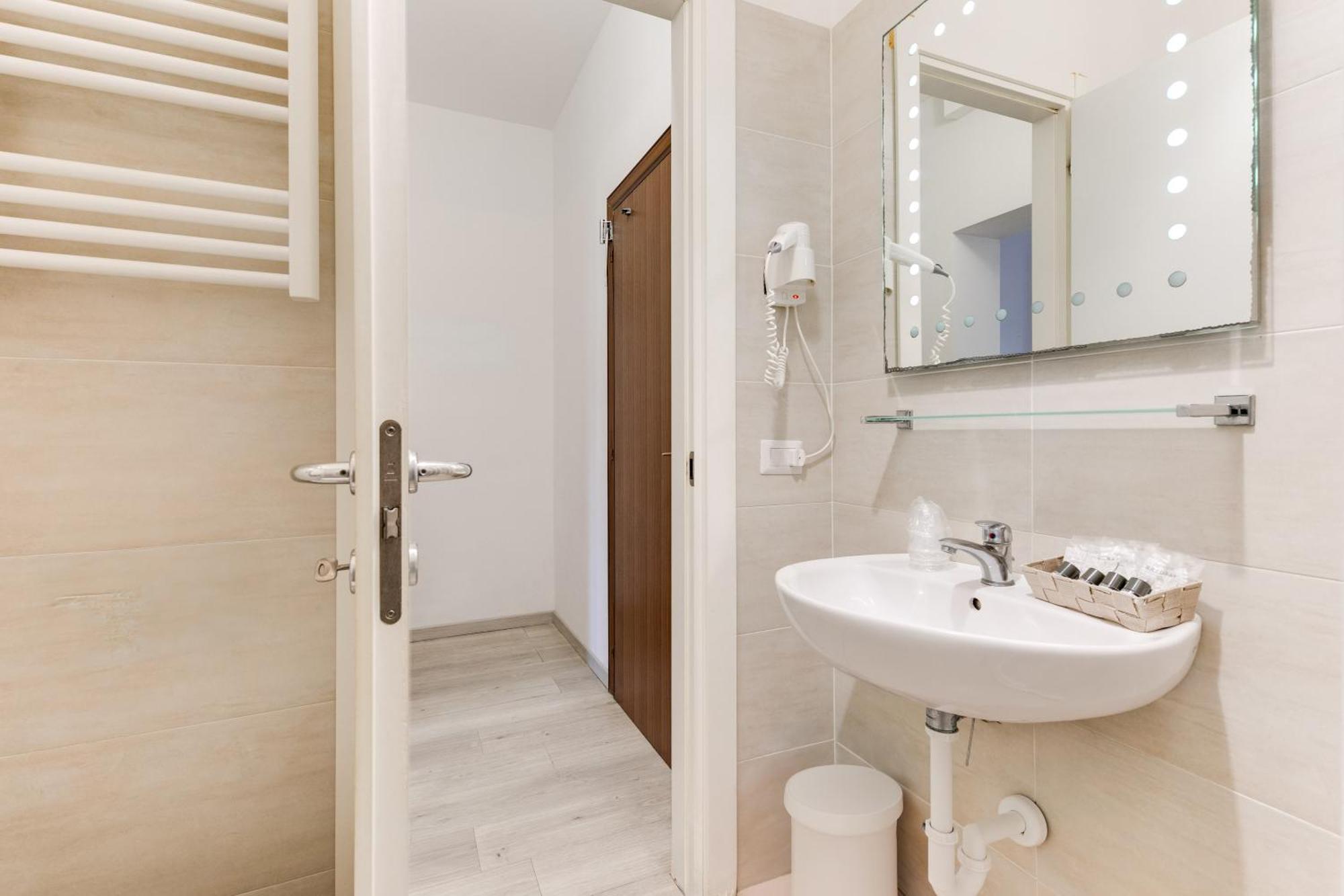Hotel La Perla 리미니 외부 사진