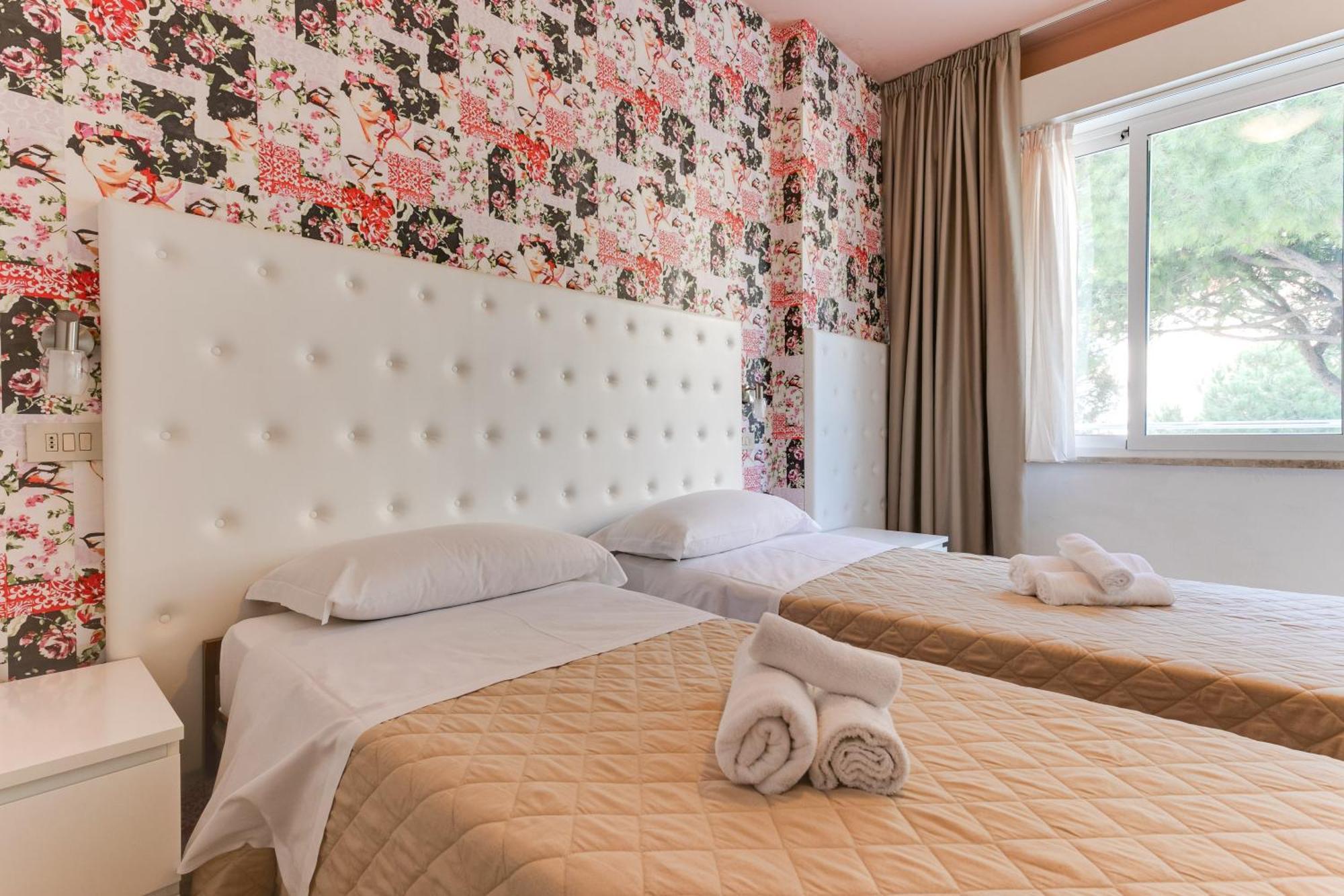 Hotel La Perla 리미니 외부 사진