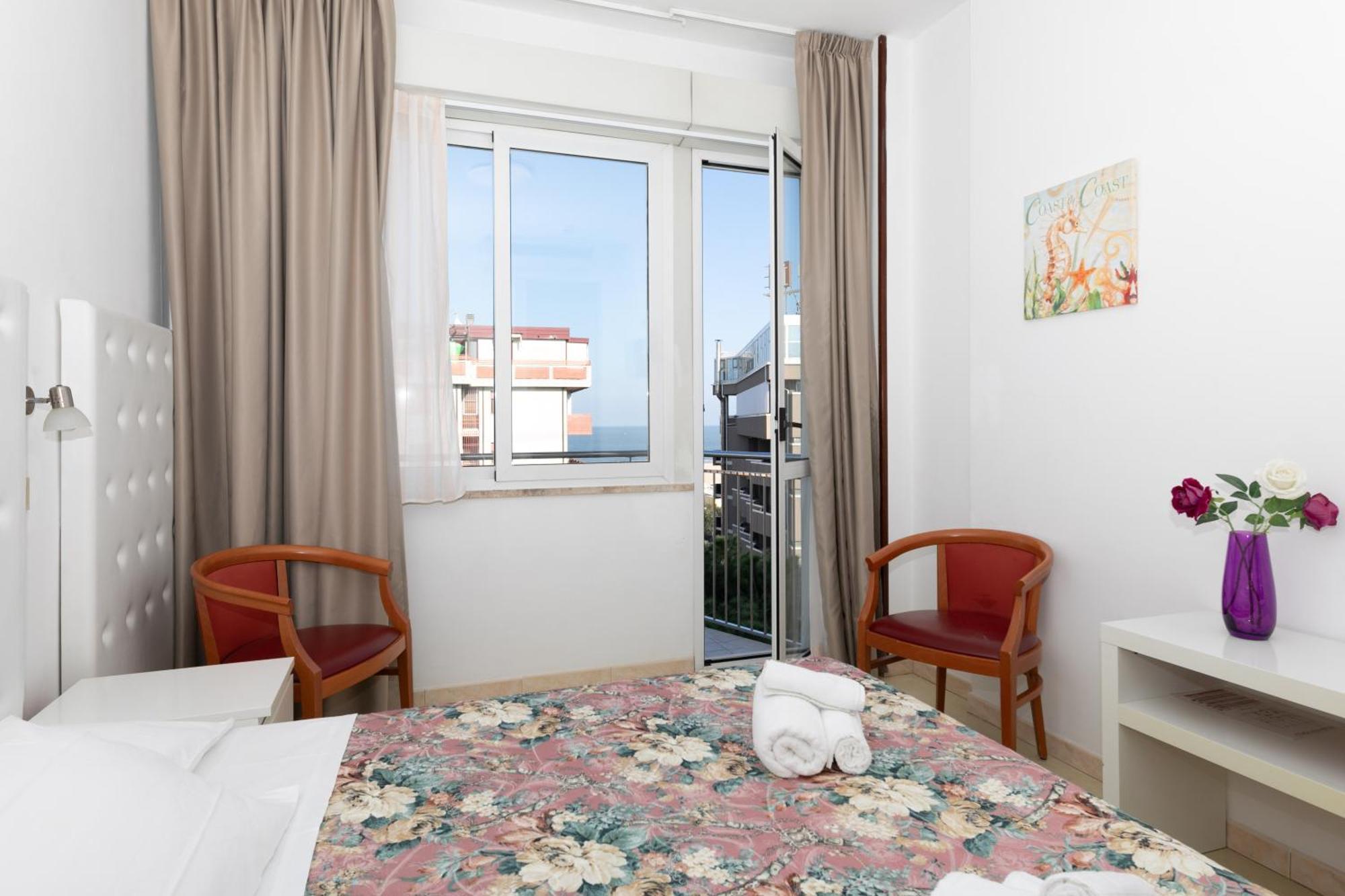 Hotel La Perla 리미니 외부 사진