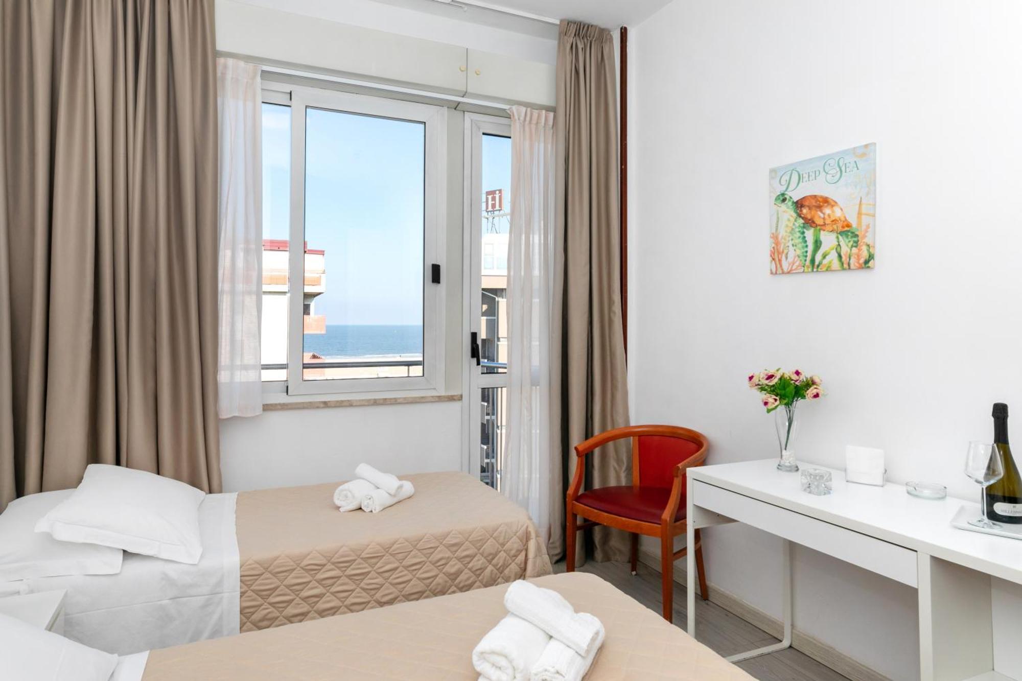 Hotel La Perla 리미니 외부 사진