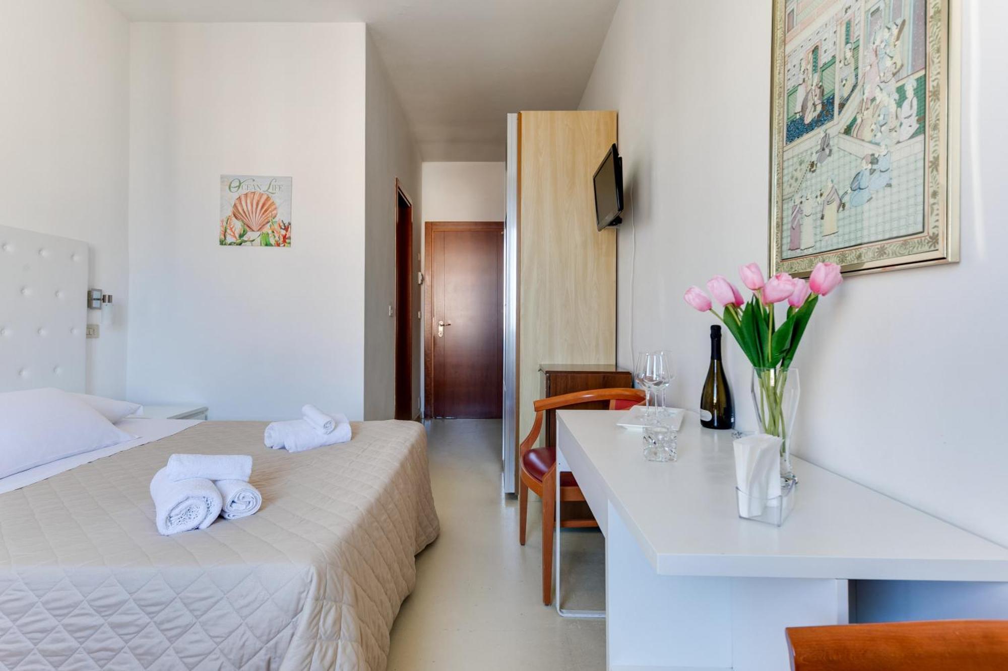 Hotel La Perla 리미니 외부 사진