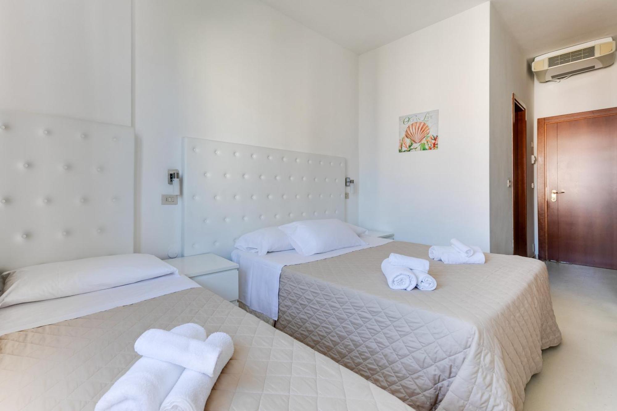 Hotel La Perla 리미니 외부 사진