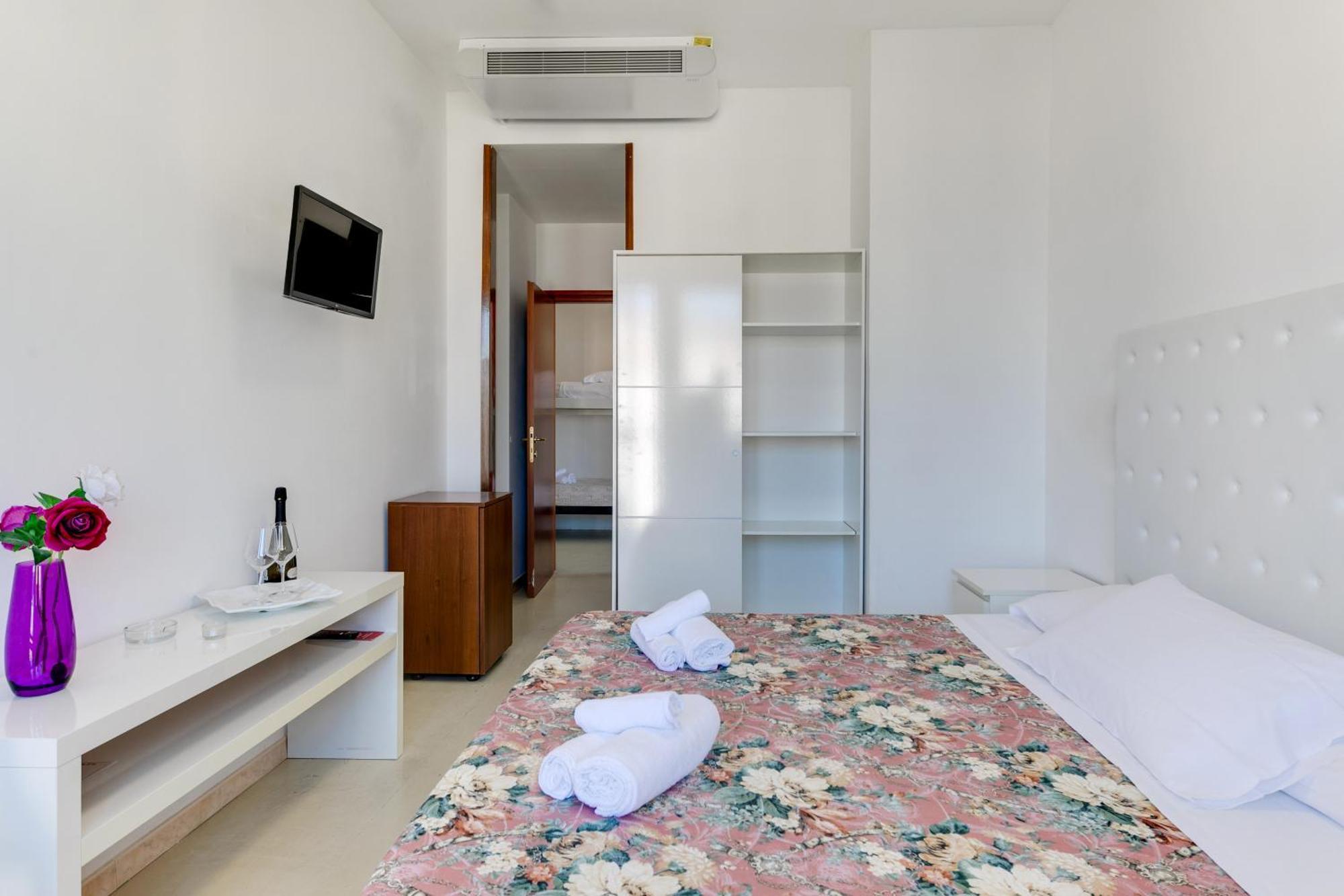 Hotel La Perla 리미니 외부 사진