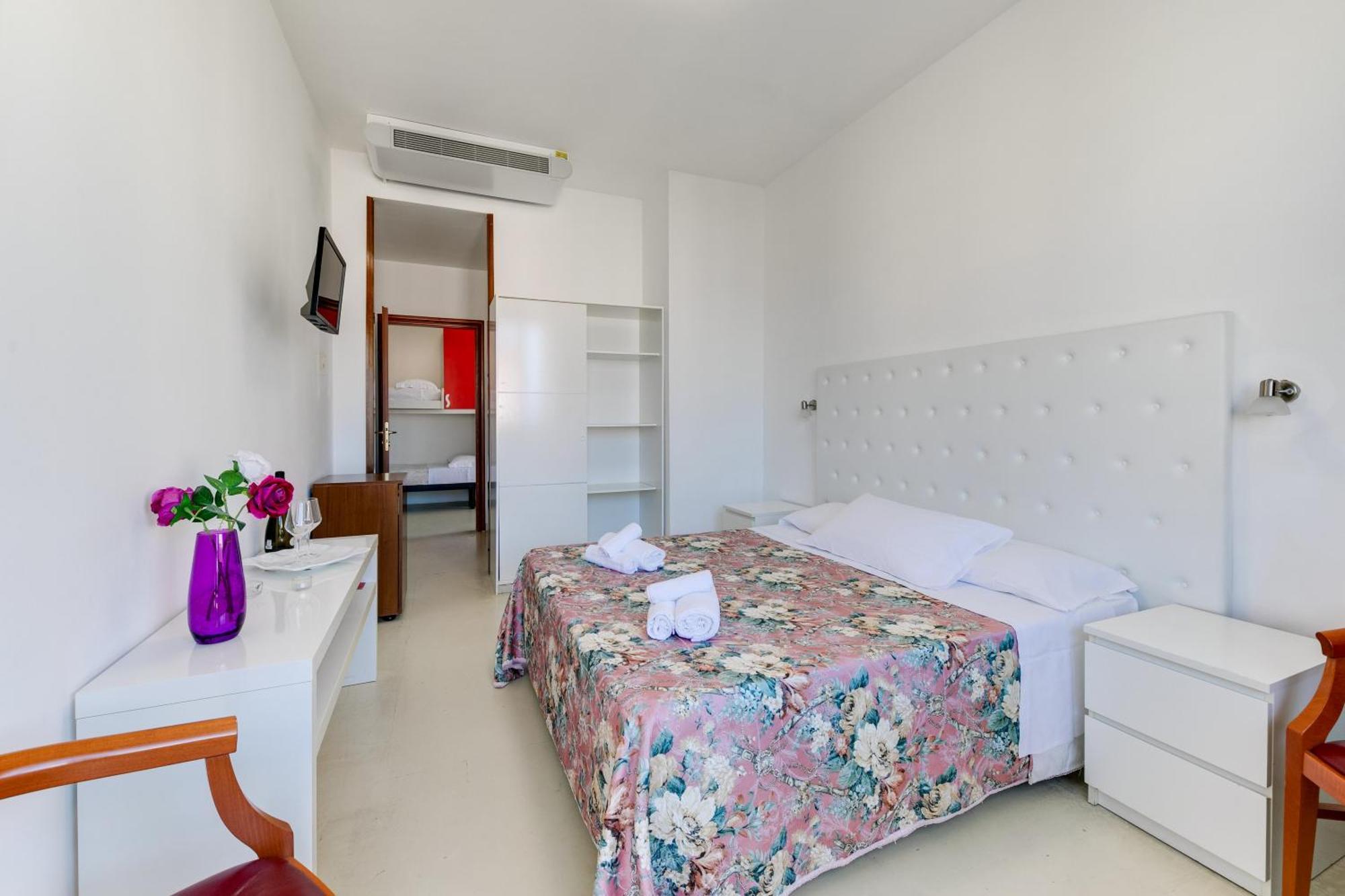 Hotel La Perla 리미니 외부 사진