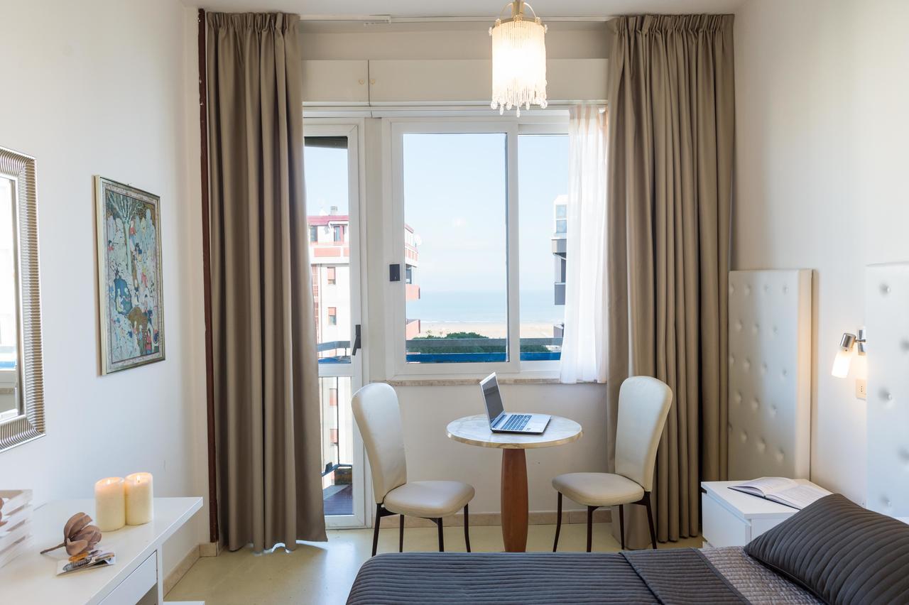 Hotel La Perla 리미니 외부 사진